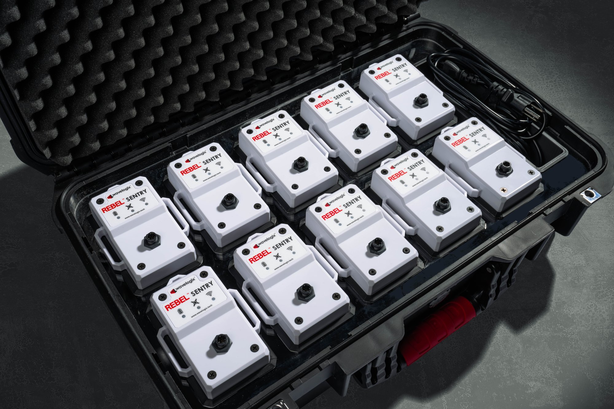 2043-001-ph-rebelsystem-chargingcase-3